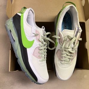 EUC Nike Air Max Terrascape 90